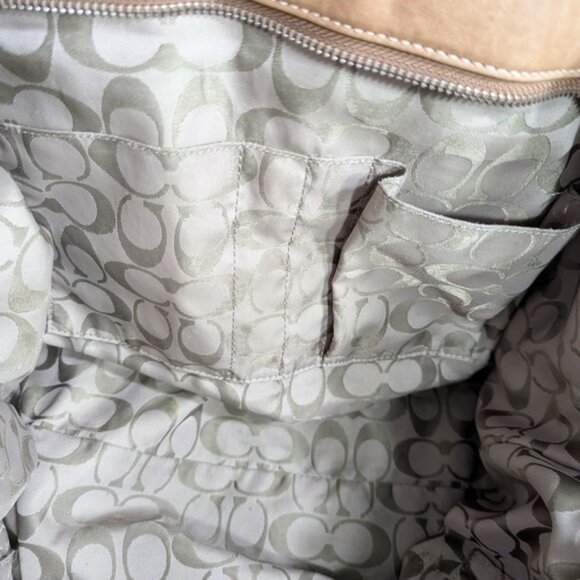 Flawed-Vintage Coach Hampton Leather Bag - Picture 10 of 14